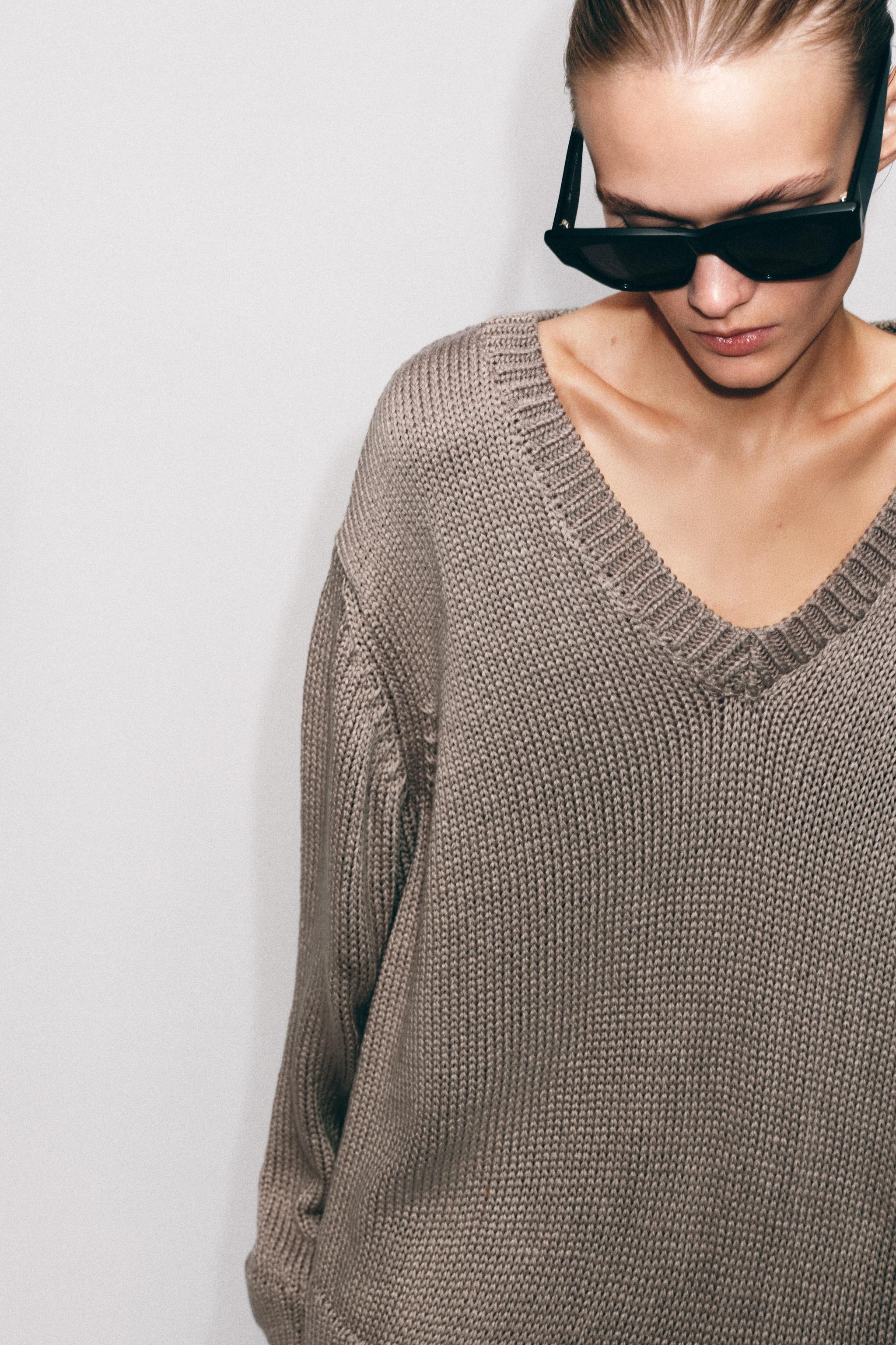 CHUNKY KNIT V-NECK JUMPER